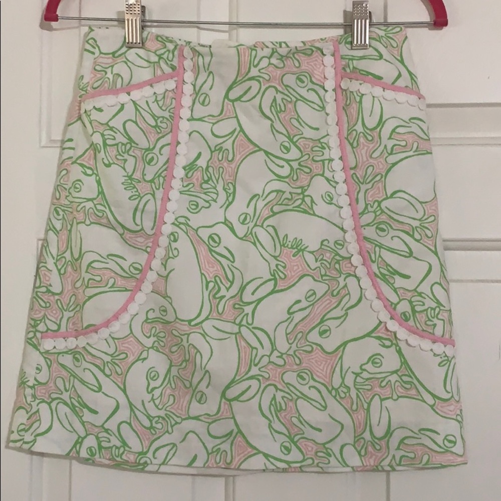 Gently used Lilly Pulitzer women’s skirt. Size 0